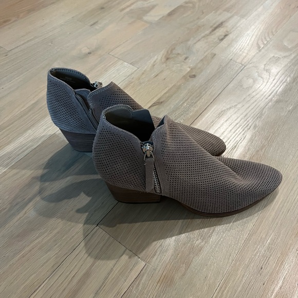 Vince Camuto Nethera Booties - Picture 1 of 4